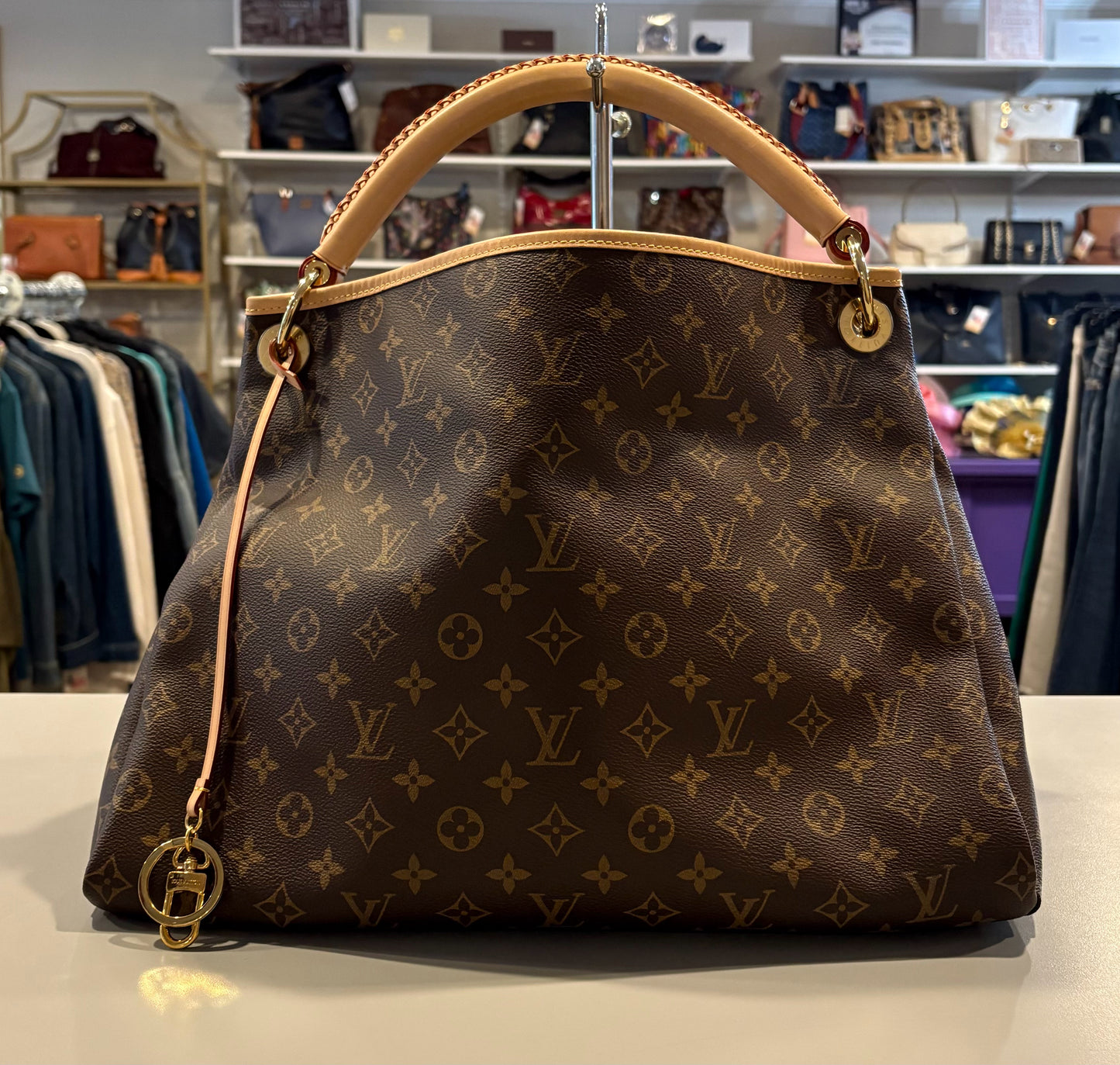 NEW RARE Entrupy Certified Louis Vuitton Artsy MM Monogram Handbag