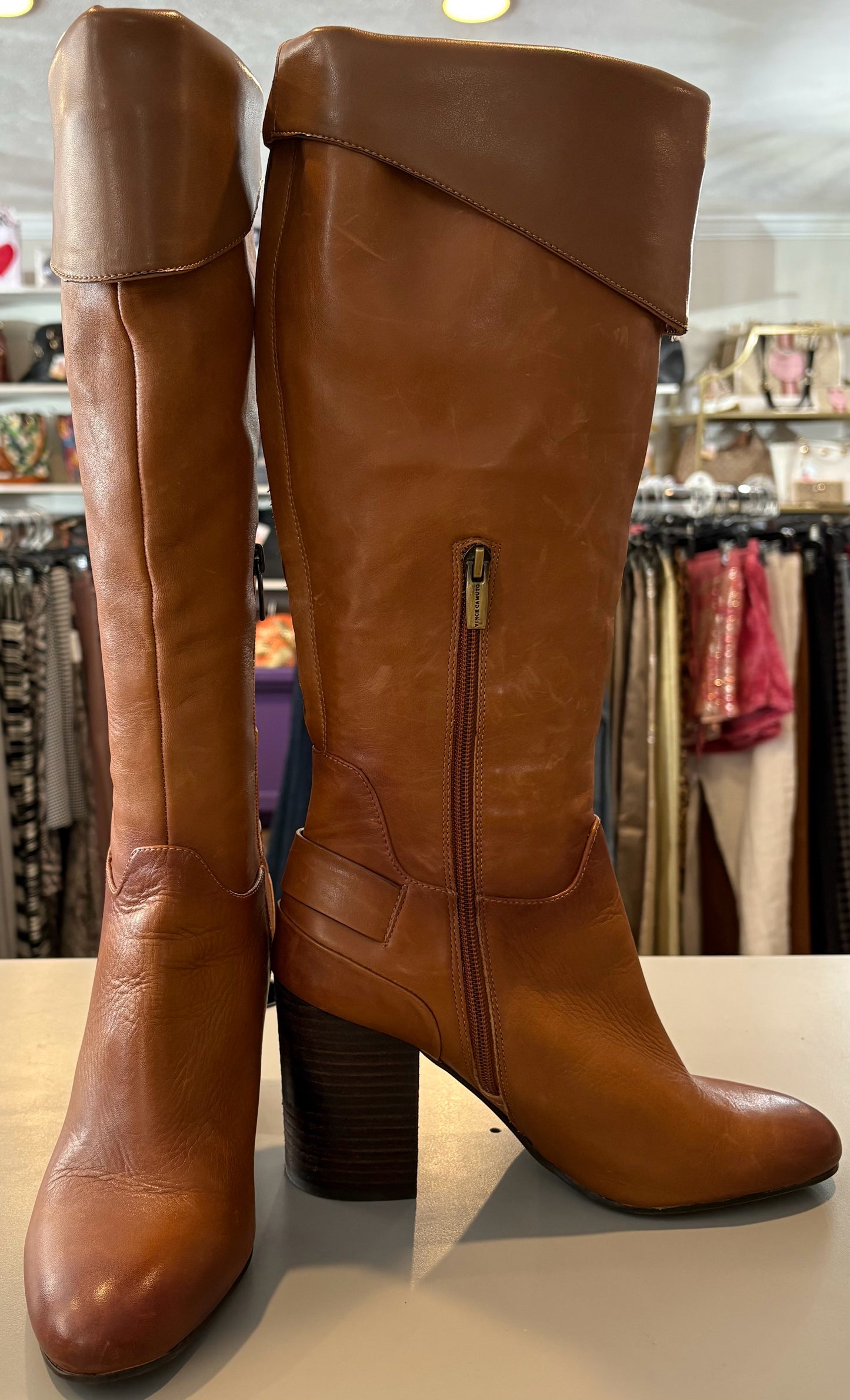 10M Vince Camuto Boots