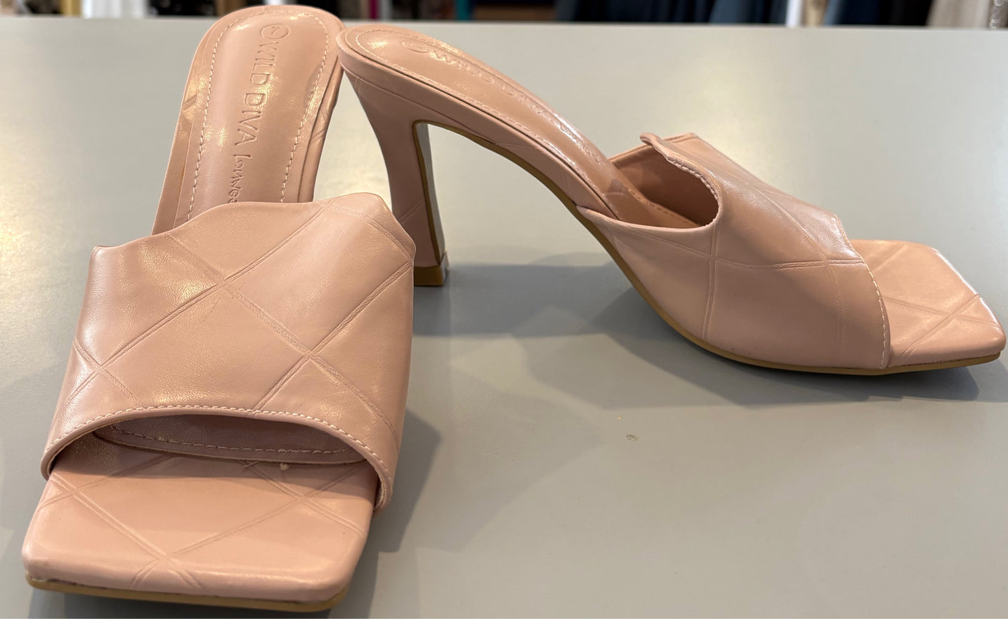 Wild Diva Lounge Pink Heel Sandals Size: 7