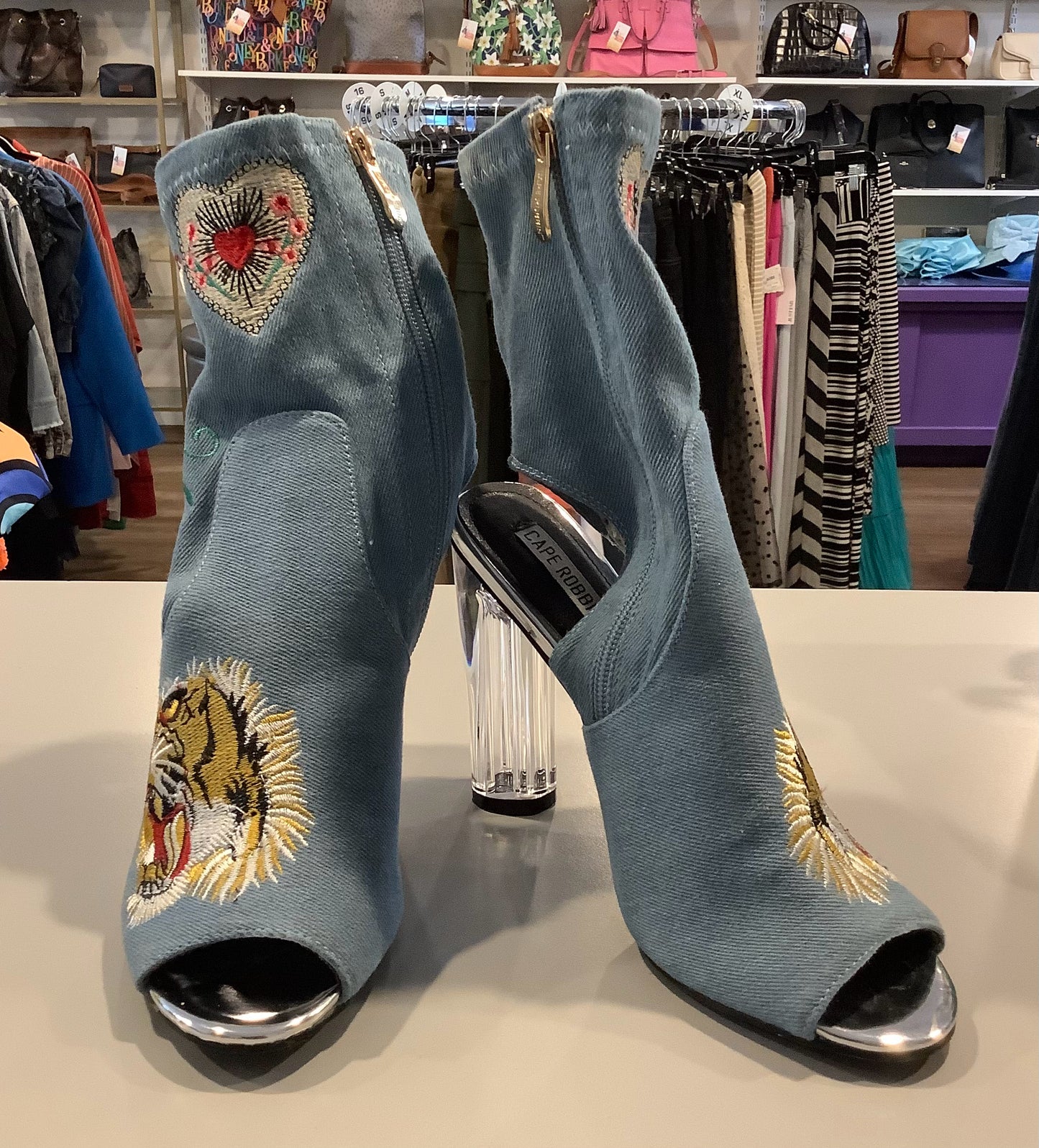 6.5M Cape Robin Heeled Booties