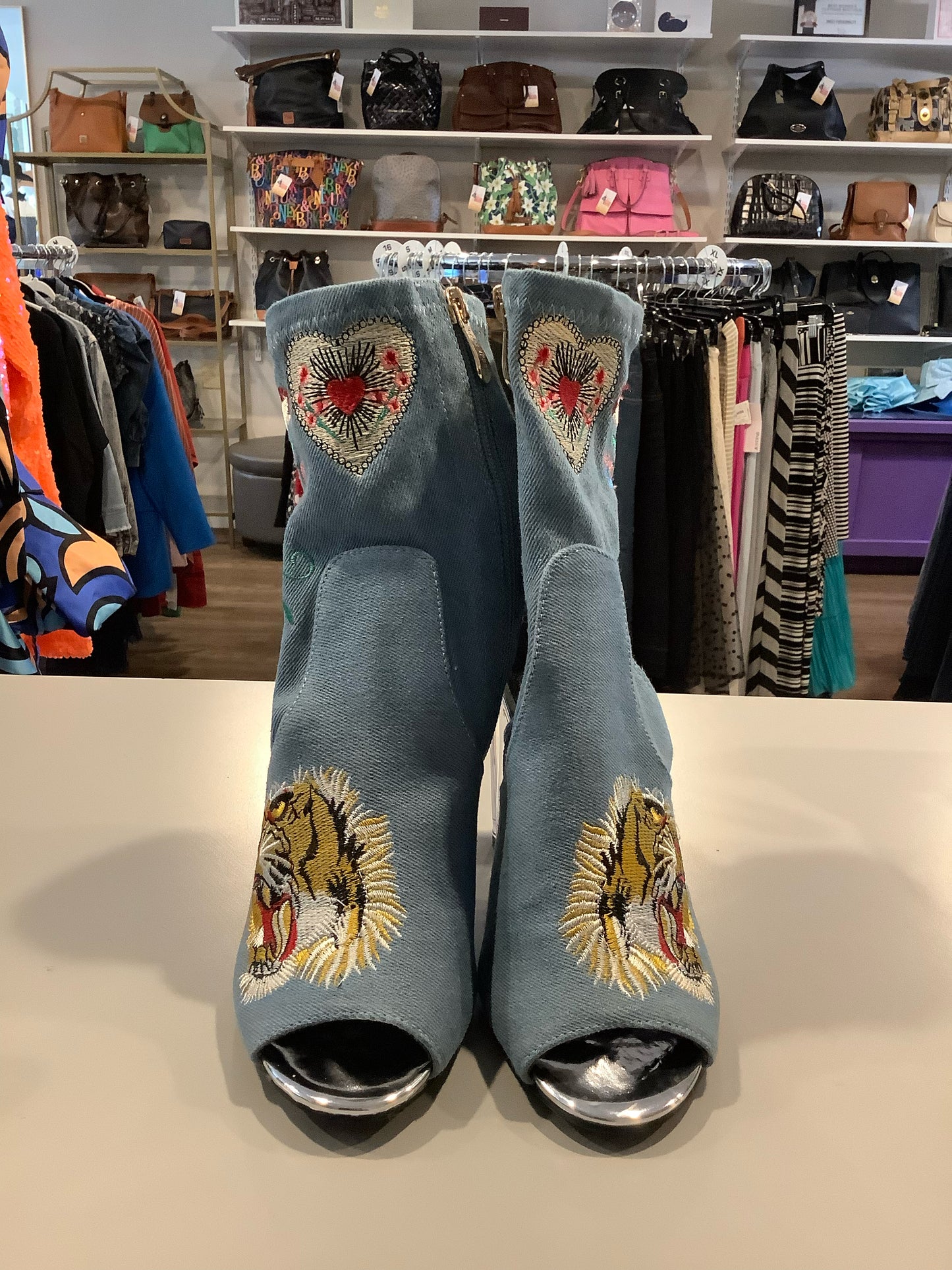 6.5M Cape Robin Heeled Booties