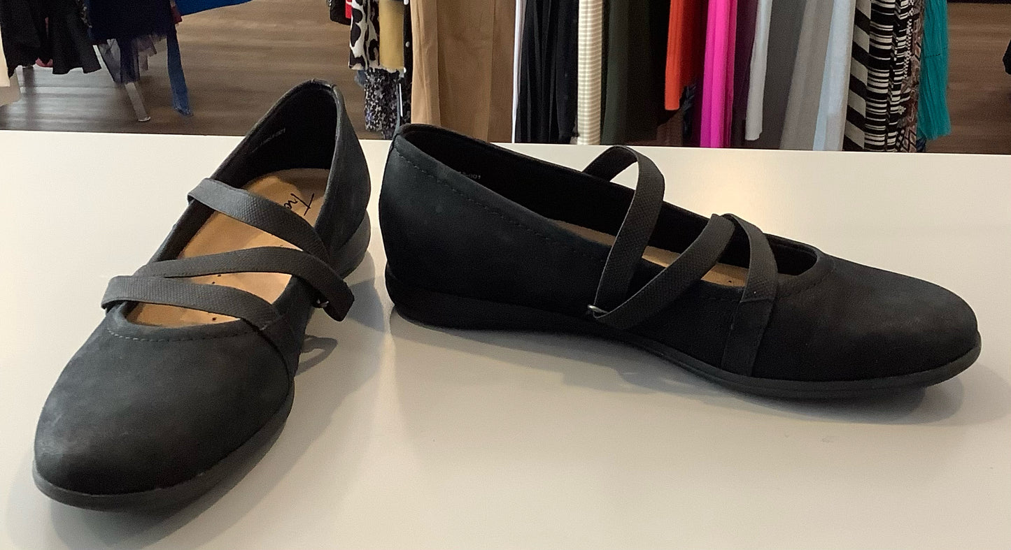 Trotters Black Della Flats Size