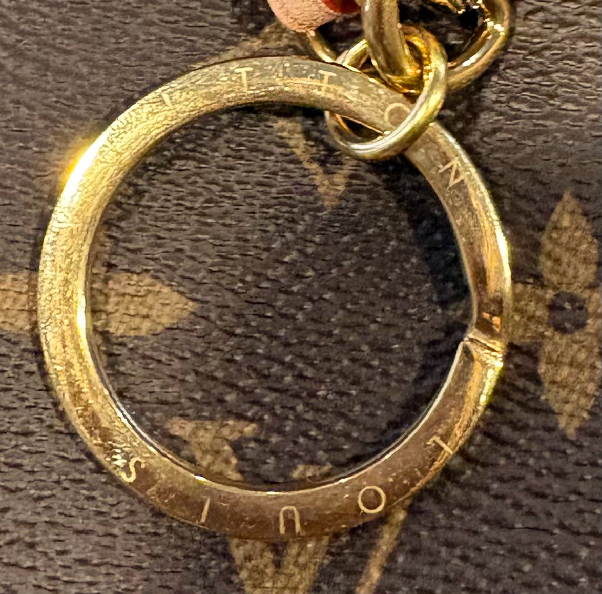 NEW RARE Entrupy Certified Louis Vuitton Artsy MM Monogram Handbag