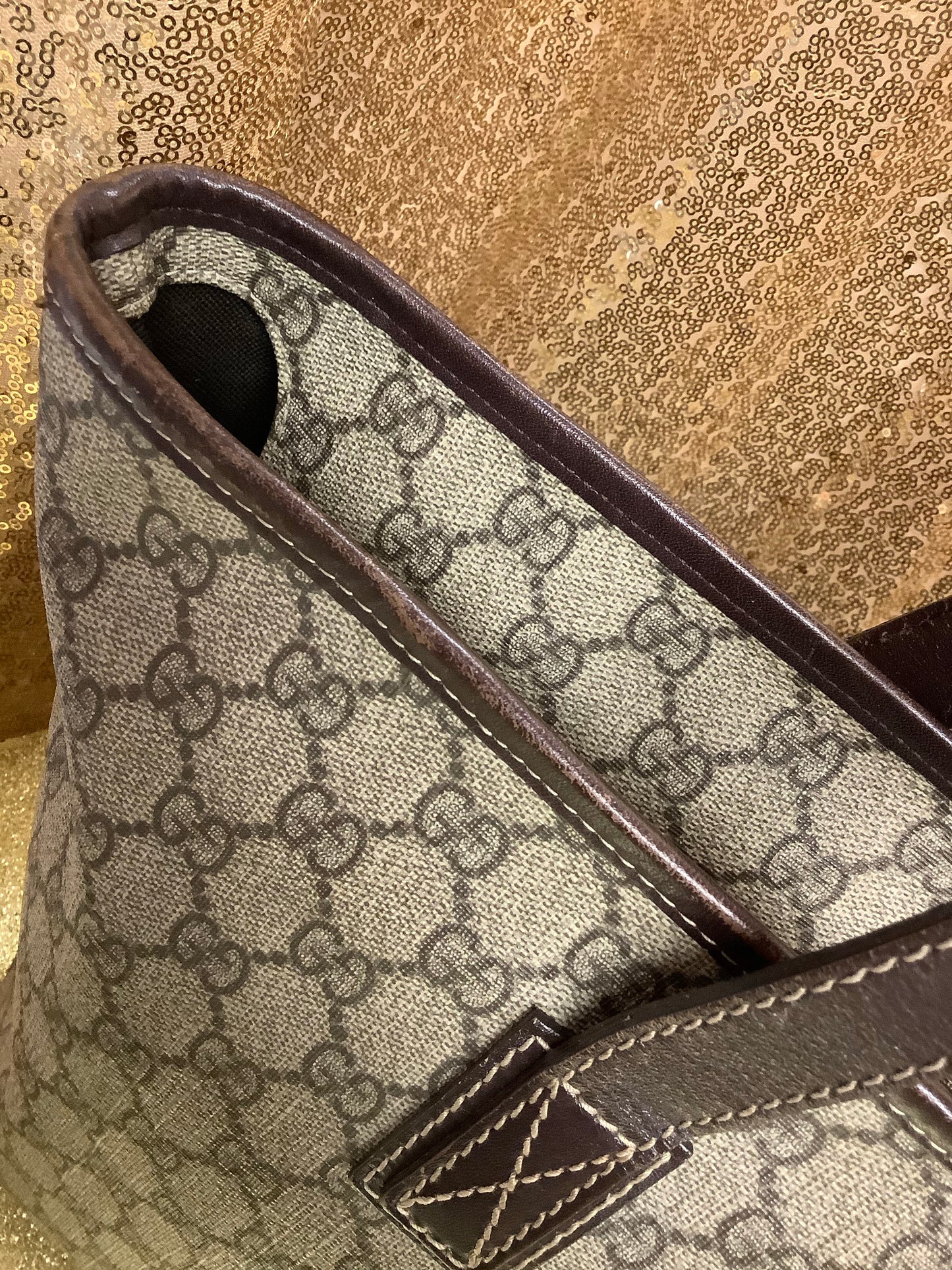 Gucci Signature Tote