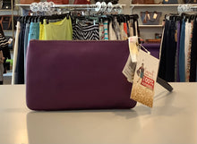 Load image into Gallery viewer, Coach Wristlet