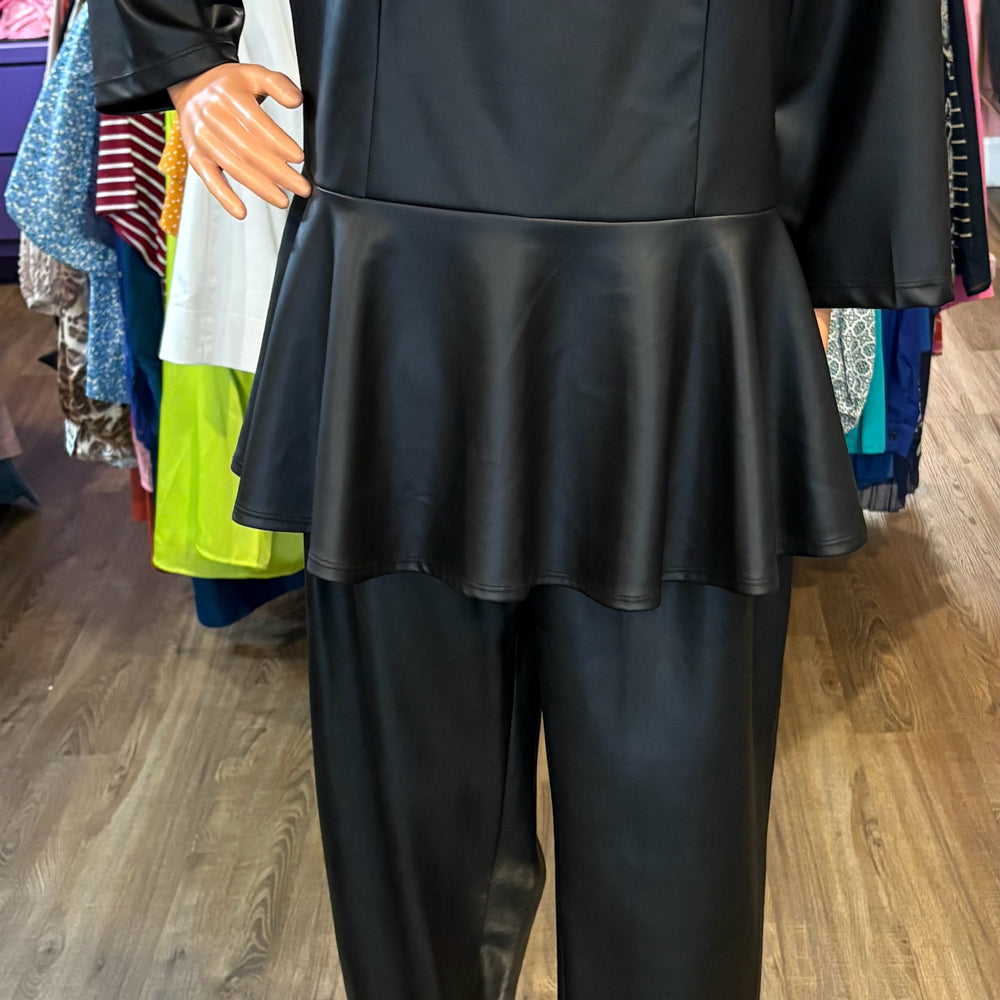 ASHLEY STEWART Faux Leather Black Long Sleeved Top Size:18/20