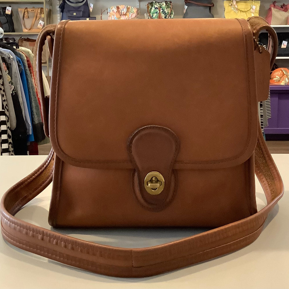 RARE Vintage Coach Shelburn British Tan Turnlock
