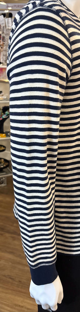 
                      
                        NWOT Polo Ralph Lauren Men's Knit Navy Blue & White Striped Shirt Size:XL(18-20)
                      
                    
