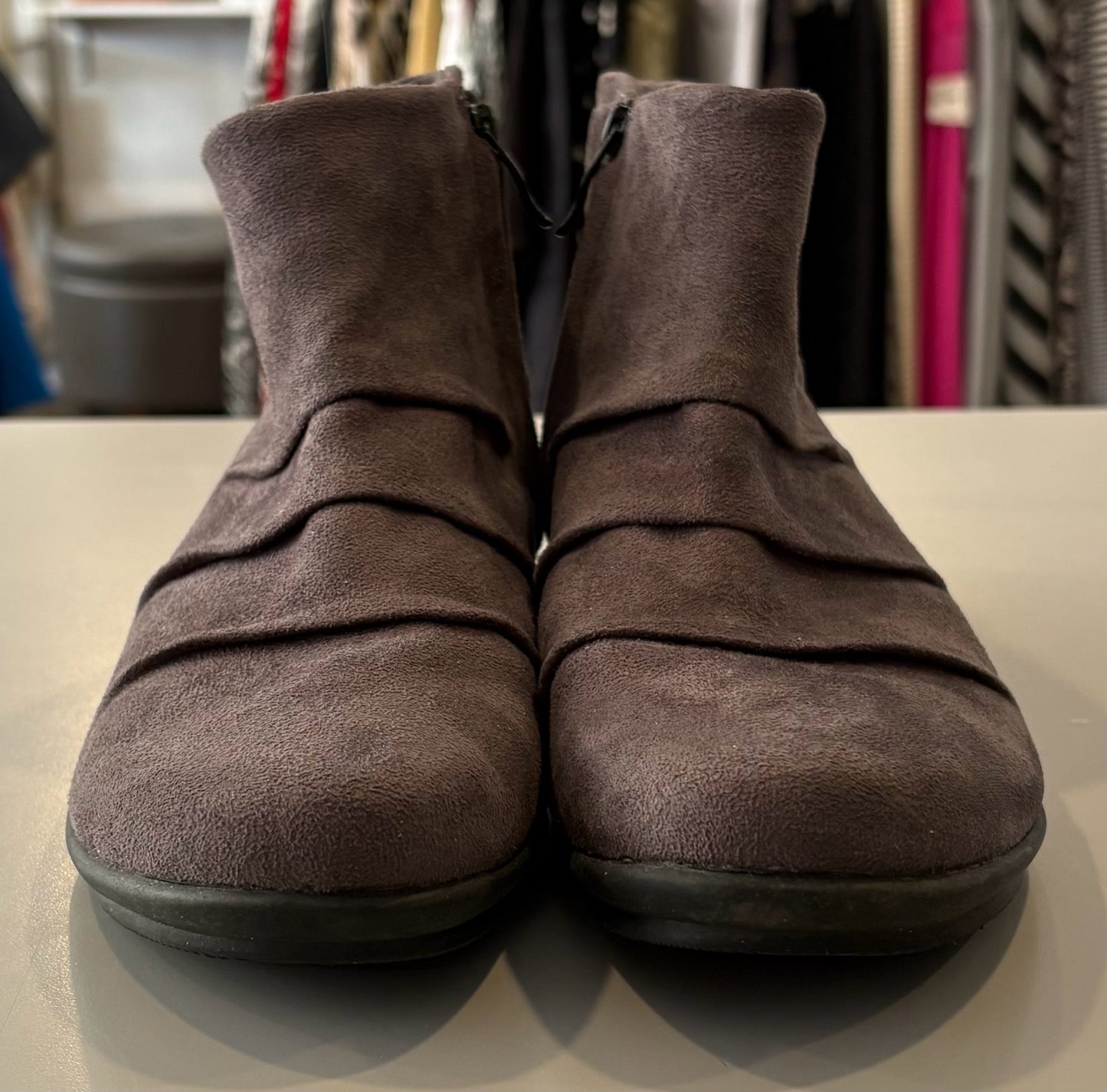 Bussola Cloud Suede Boots in Microtec Charcoal Size: 39
