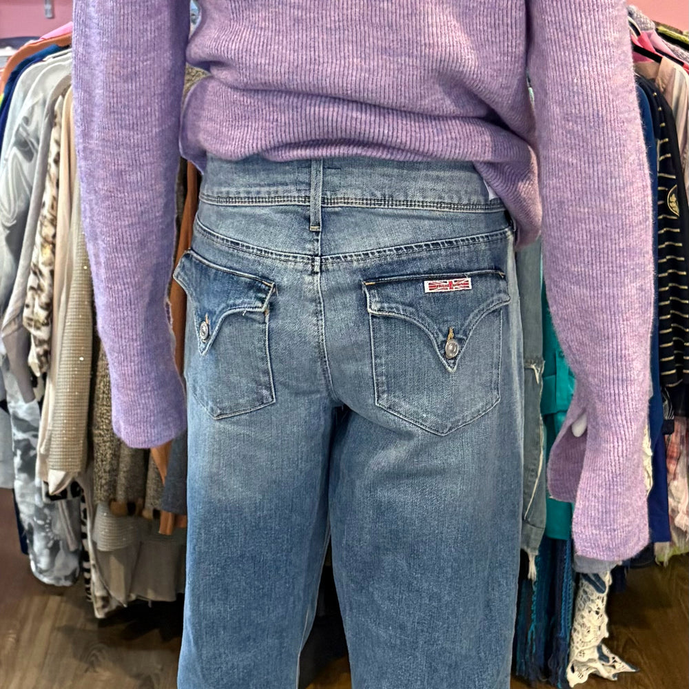 
                      
                        NWOT Hudson Collin Midrise Bootcut Crop Jeans Size: 32
                      
                    