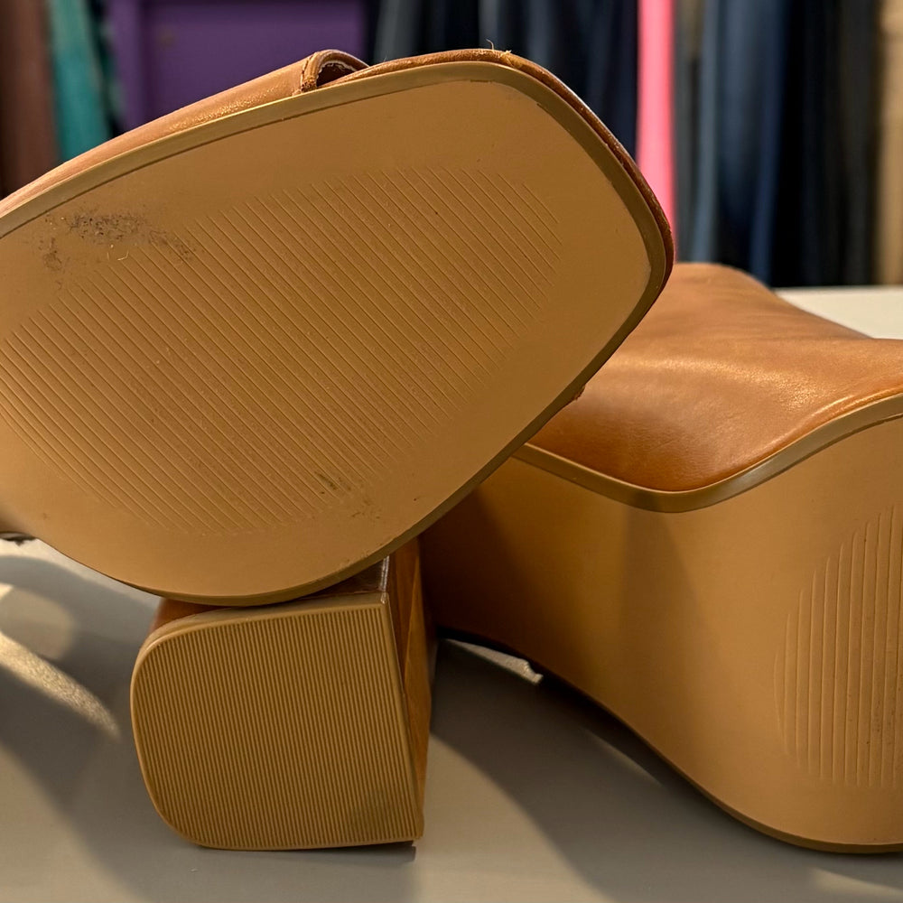 
                      
                        Steve Madden SLINNG Cognac Heels 10M
                      
                    