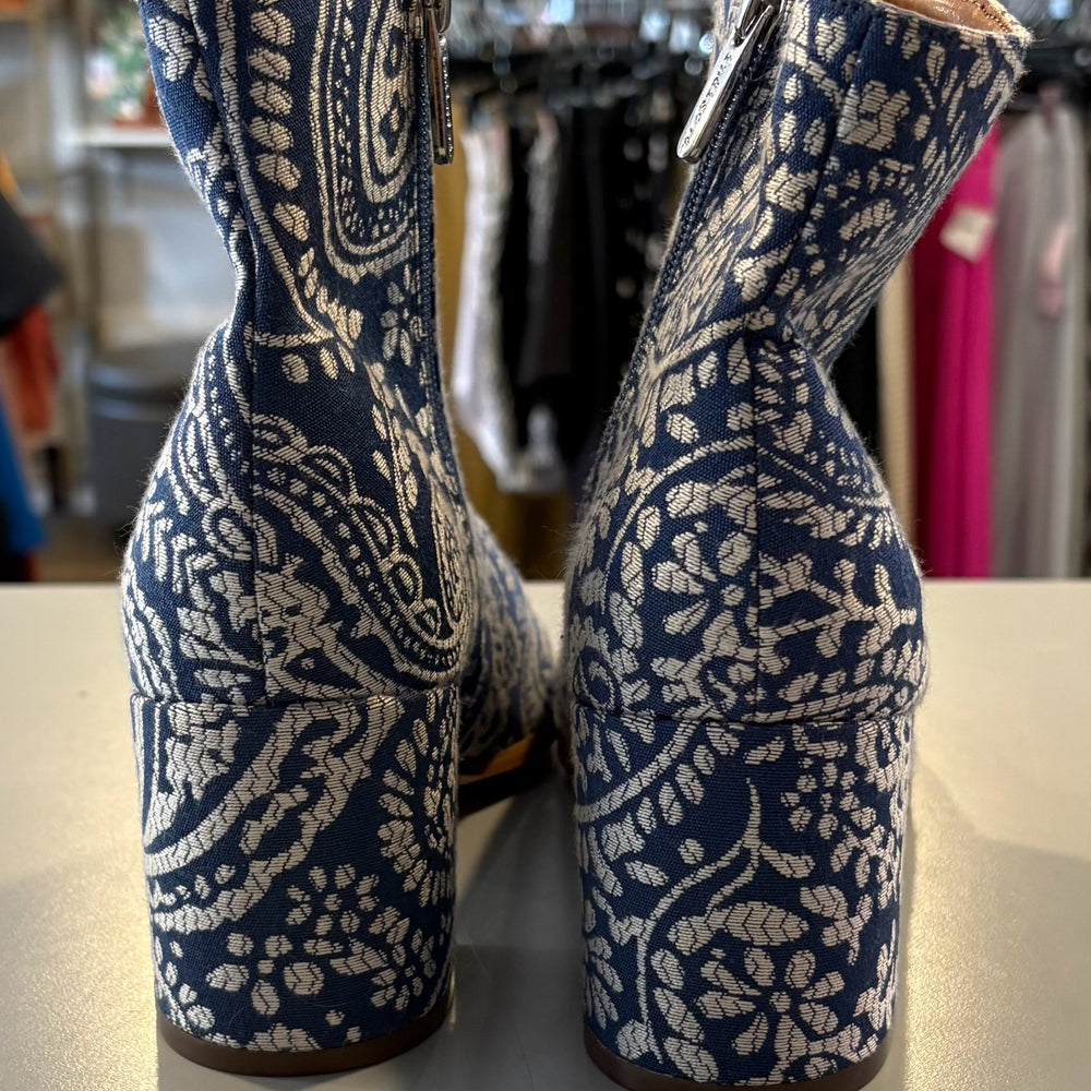 
                      
                        Indigo Rd. Blue & White Paisley Ankle Booties Size:7.5M
                      
                    
