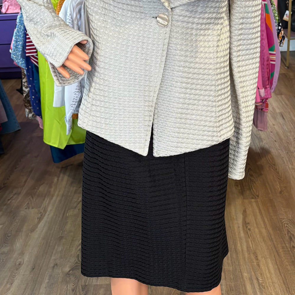 
                      
                        St. John Beige & Black 2 Piece Skirt Set Size:12
                      
                    