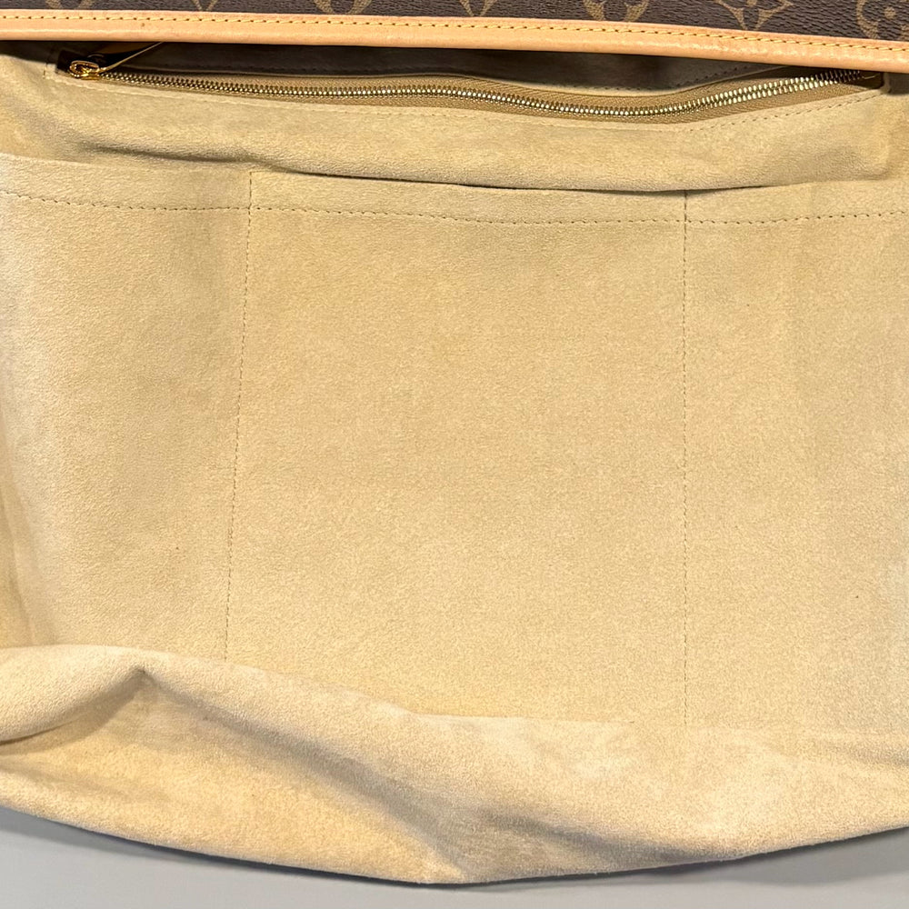 
                      
                        NEW RARE Entrupy Certified Louis Vuitton Artsy MM Monogram Handbag
                      
                    