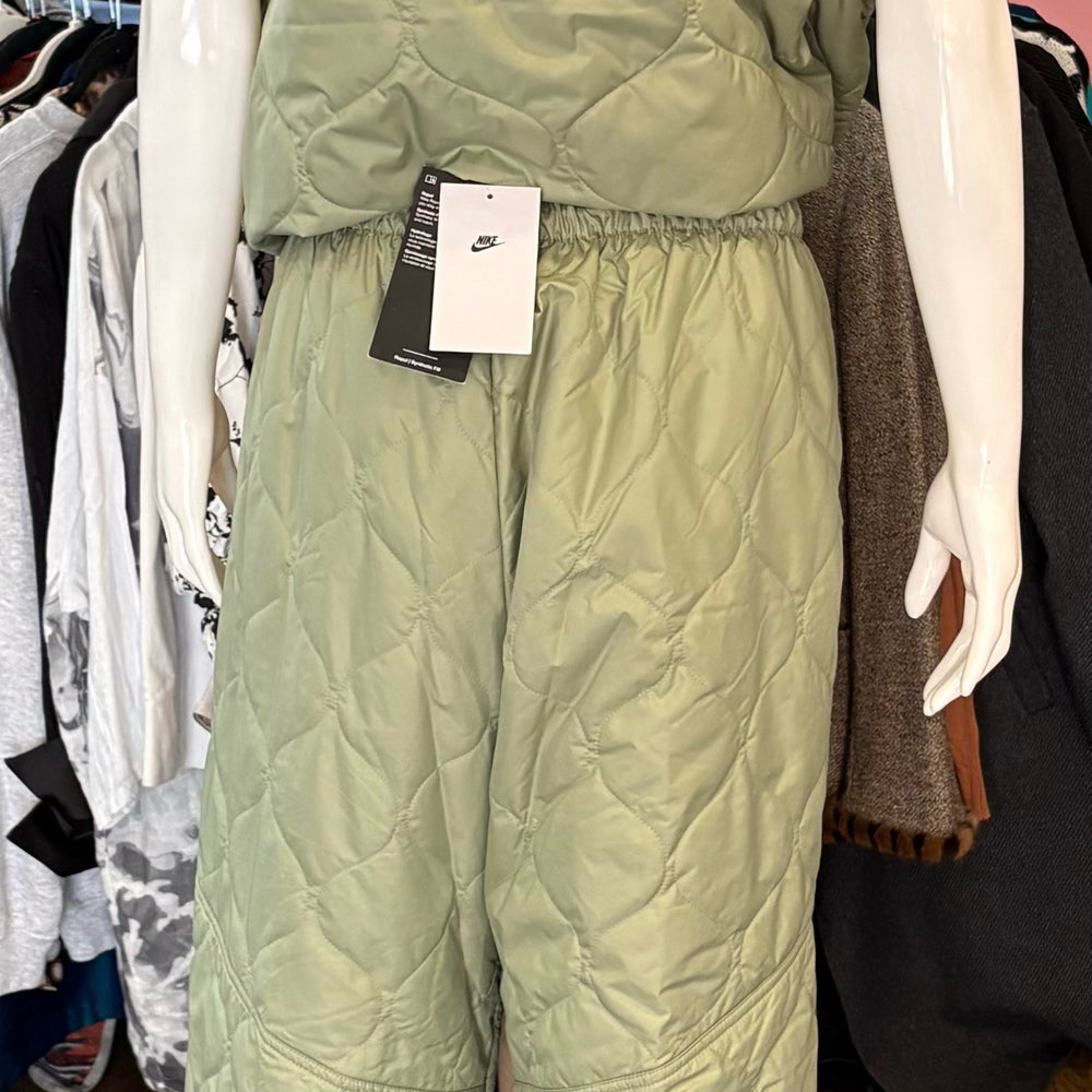 
                      
                        NWT Nike 2 Piece Oversized Fit Olive Green Puffer Set Size: M/L
                      
                    