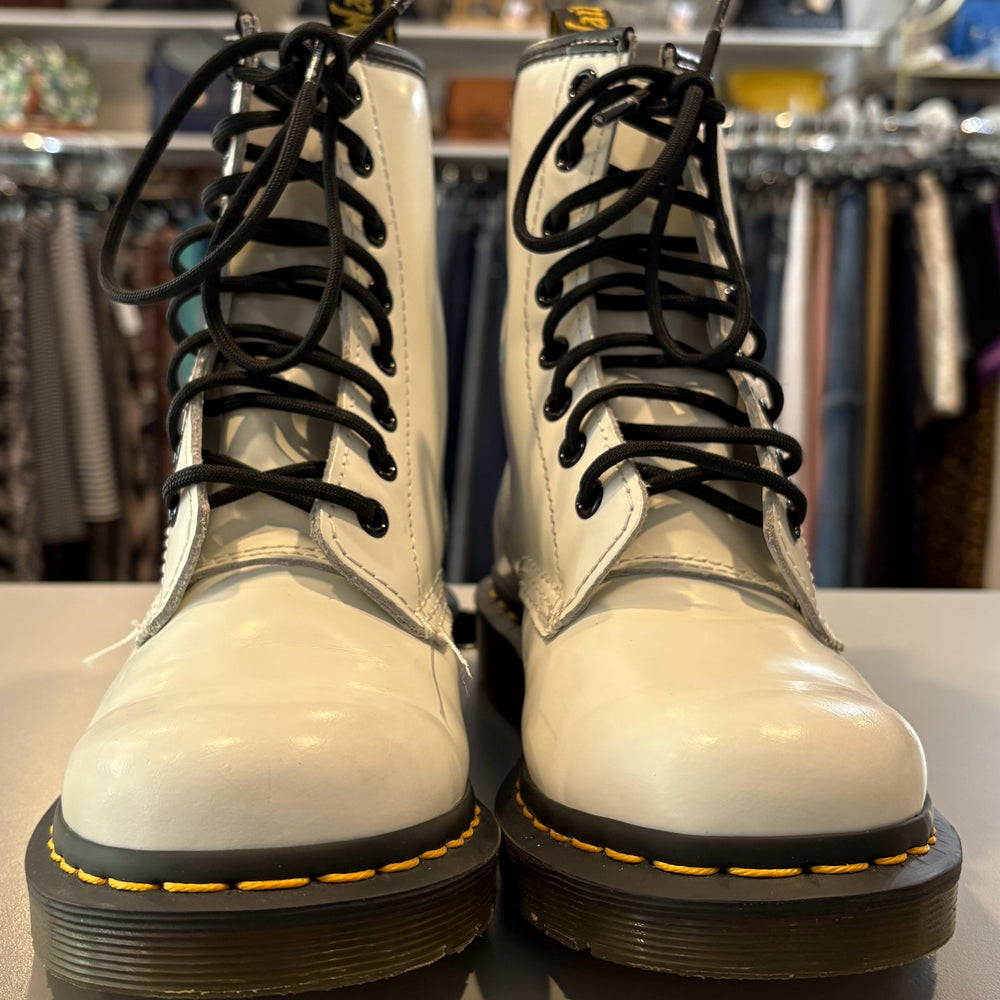 
                      
                        Dr. Martens 1460 Women's Smooth Leather Lace Up Boots Size 7
                      
                    