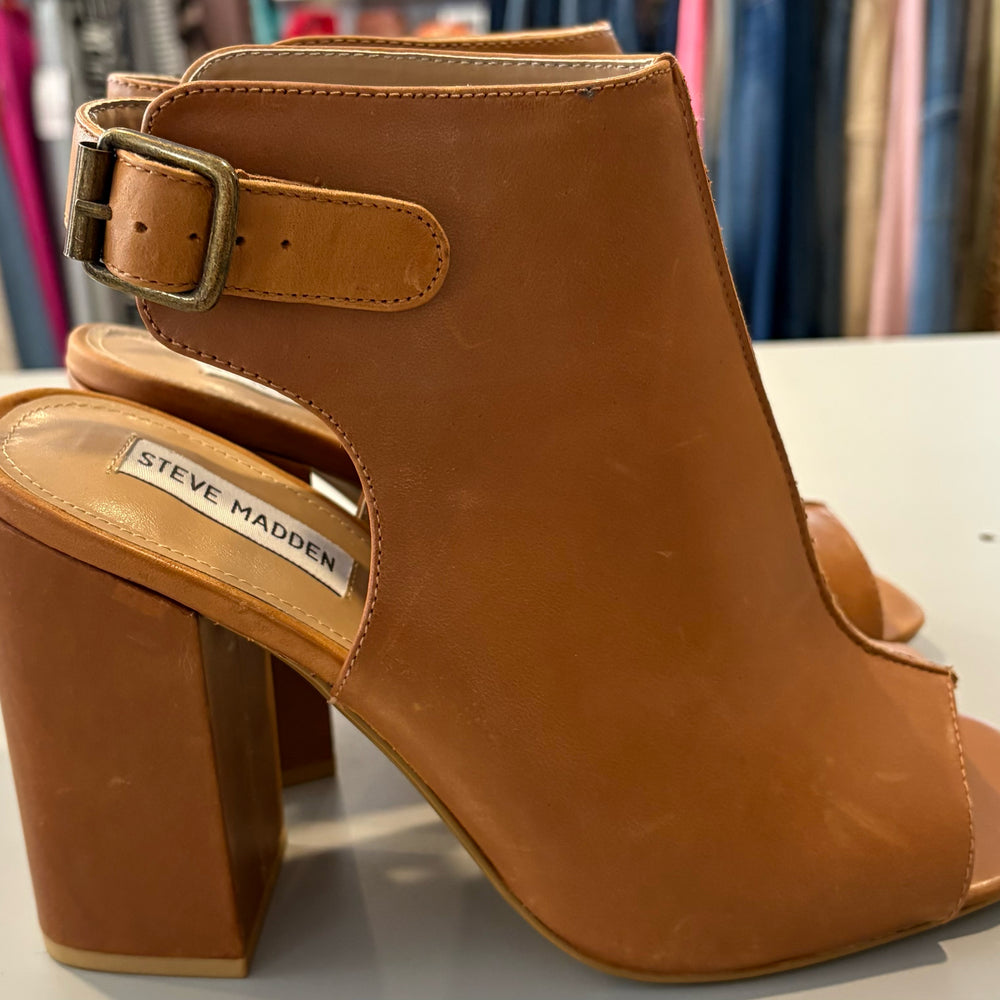 
                      
                        Steve Madden SLINNG Cognac Heels 10M
                      
                    