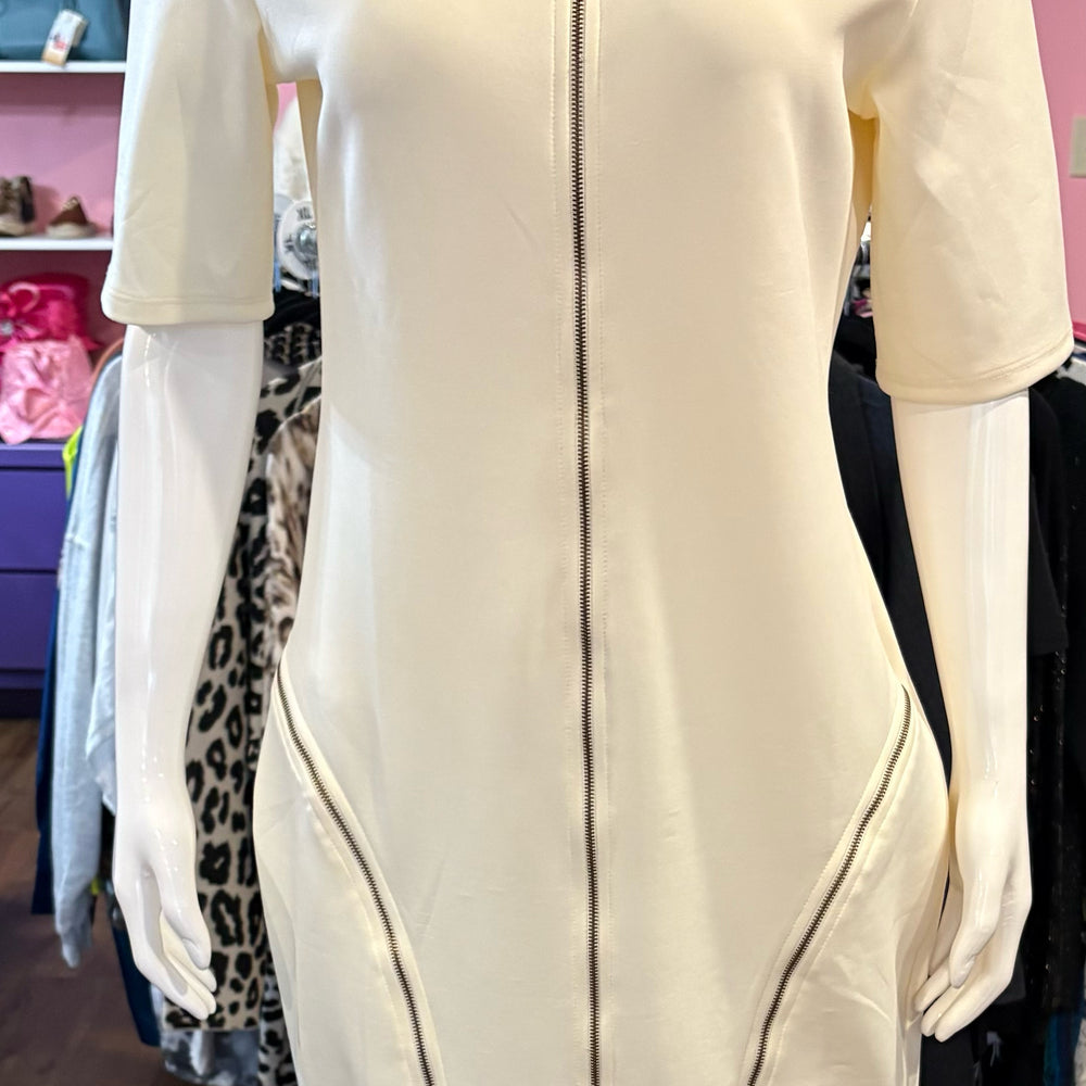 
                      
                        NWT charlotte russe K + Glam Cream Dress with Zipper Detailing Size: 3X
                      
                    