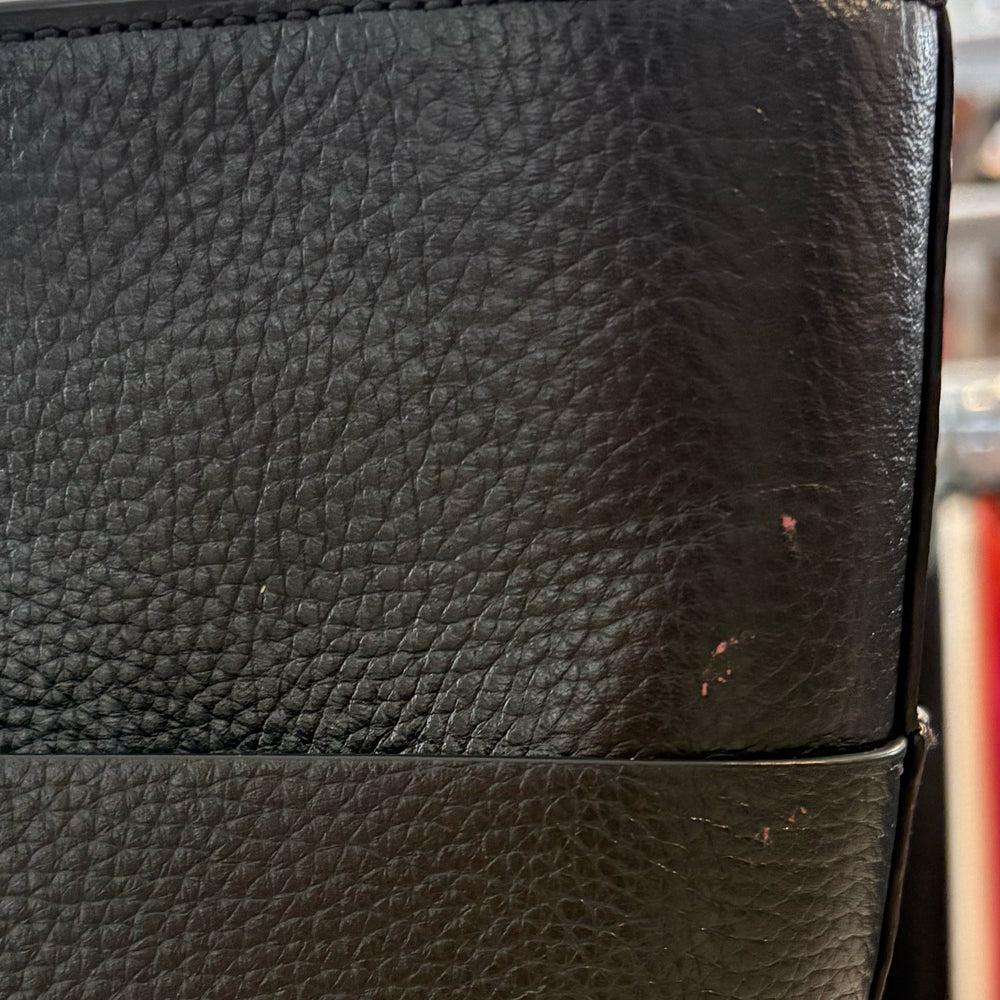 
                      
                        Michael Kors Bedford Black & Beige Medium Top Zip Pocket Tote
                      
                    