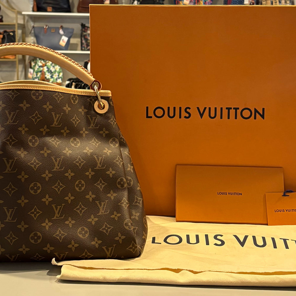 NEW RARE Entrupy Certified Louis Vuitton Artsy MM Monogram Handbag