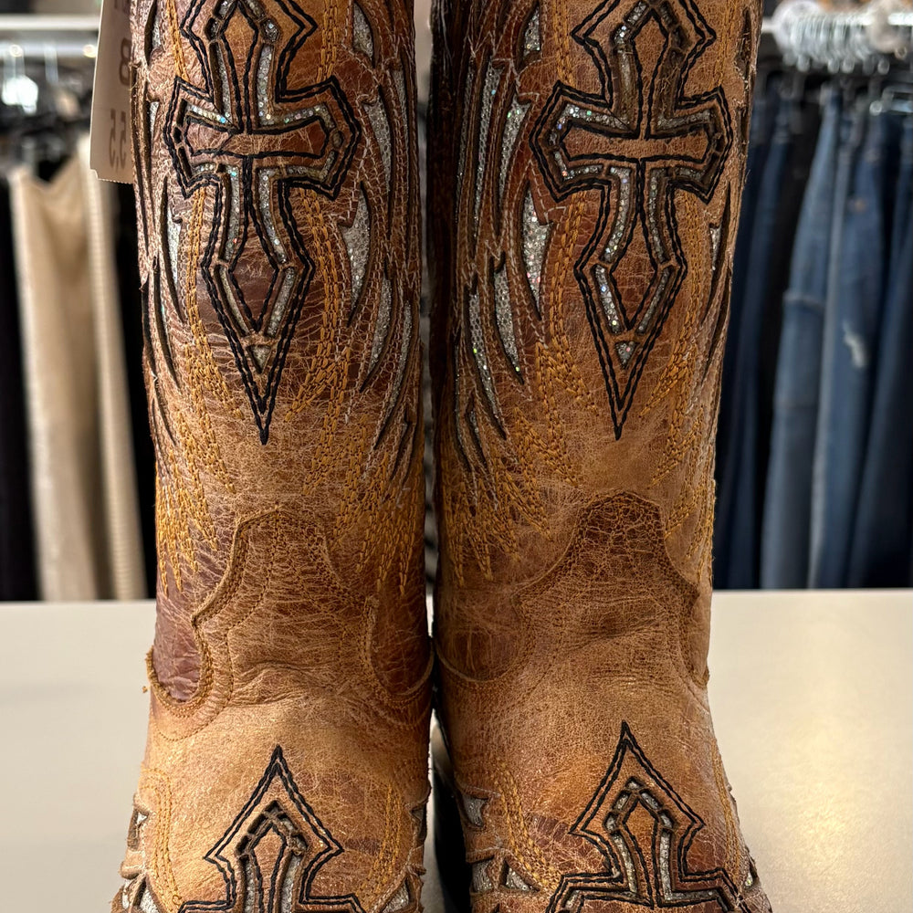 
                      
                        NWT Cowtown Women's Leather Cross & Wings Toe Boots with Glitter Size:5.5B
                      
                    