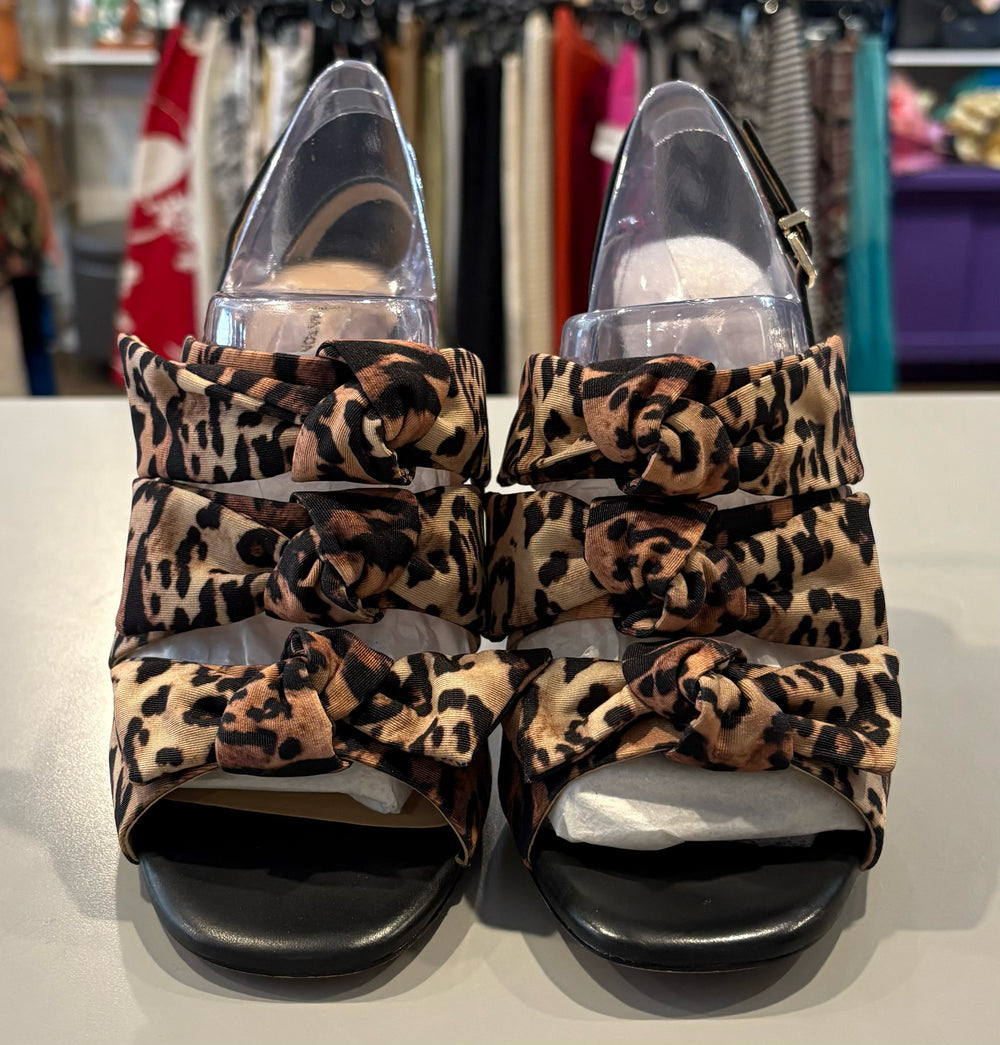 NWB Antonio Melani Vilda Golden Malt & Black Heels Size:8M