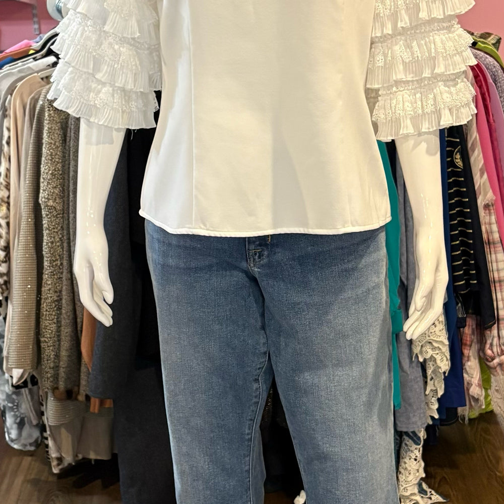 NWOT Gracia White Ruffle Sleeved Blouse Size: L