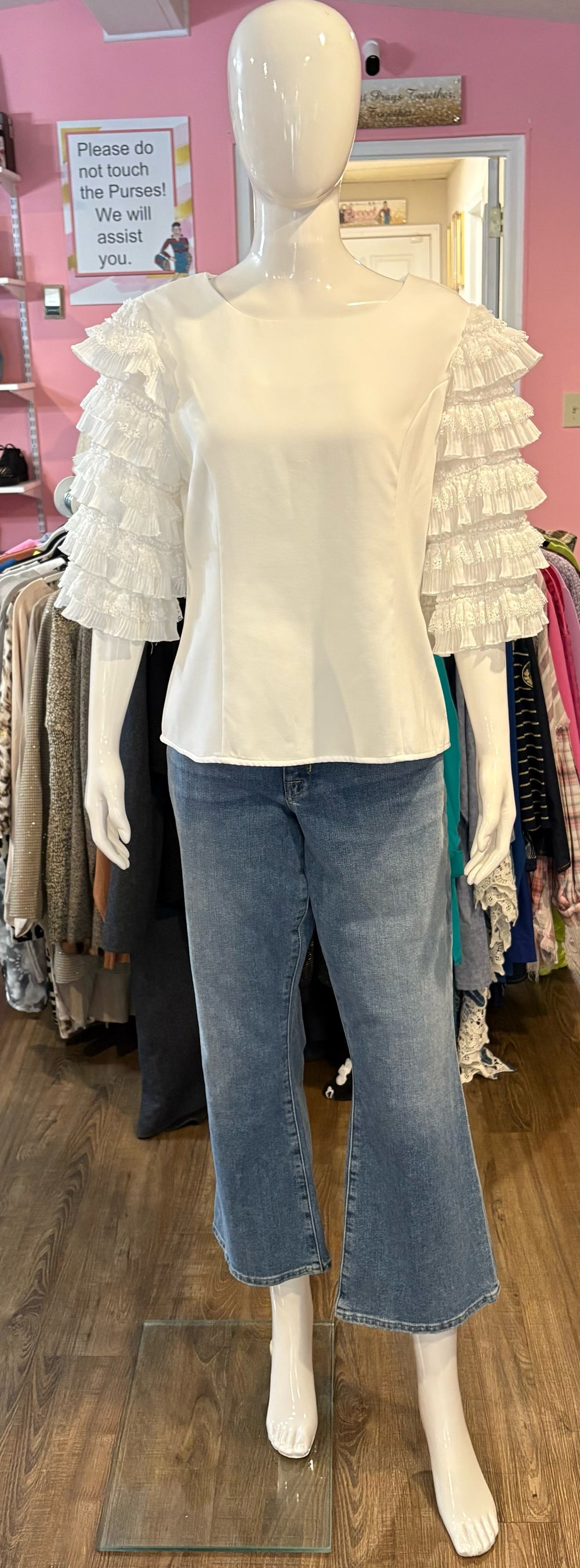 NWOT Gracia White Ruffle Sleeved Blouse Size: L