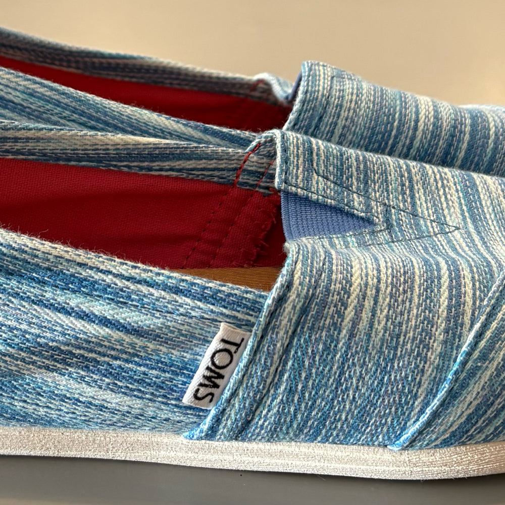 
                      
                        8.5W Toms Slip-On Shoes
                      
                    