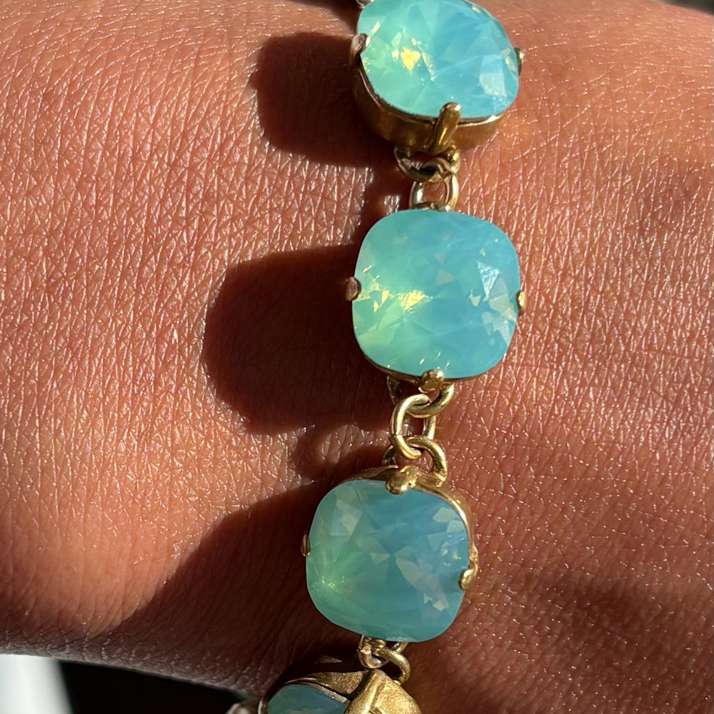 NWOT Victoria Lynn Pacific Opal Moonstone Bracelet