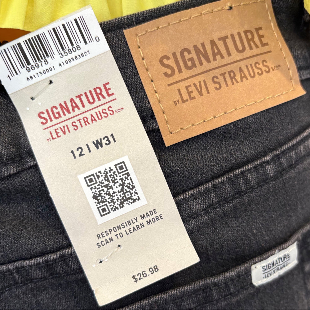 
                      
                        NWT  Levi Strauss & Co. High-Rise Flare Black Jeans Size 12/W31
                      
                    