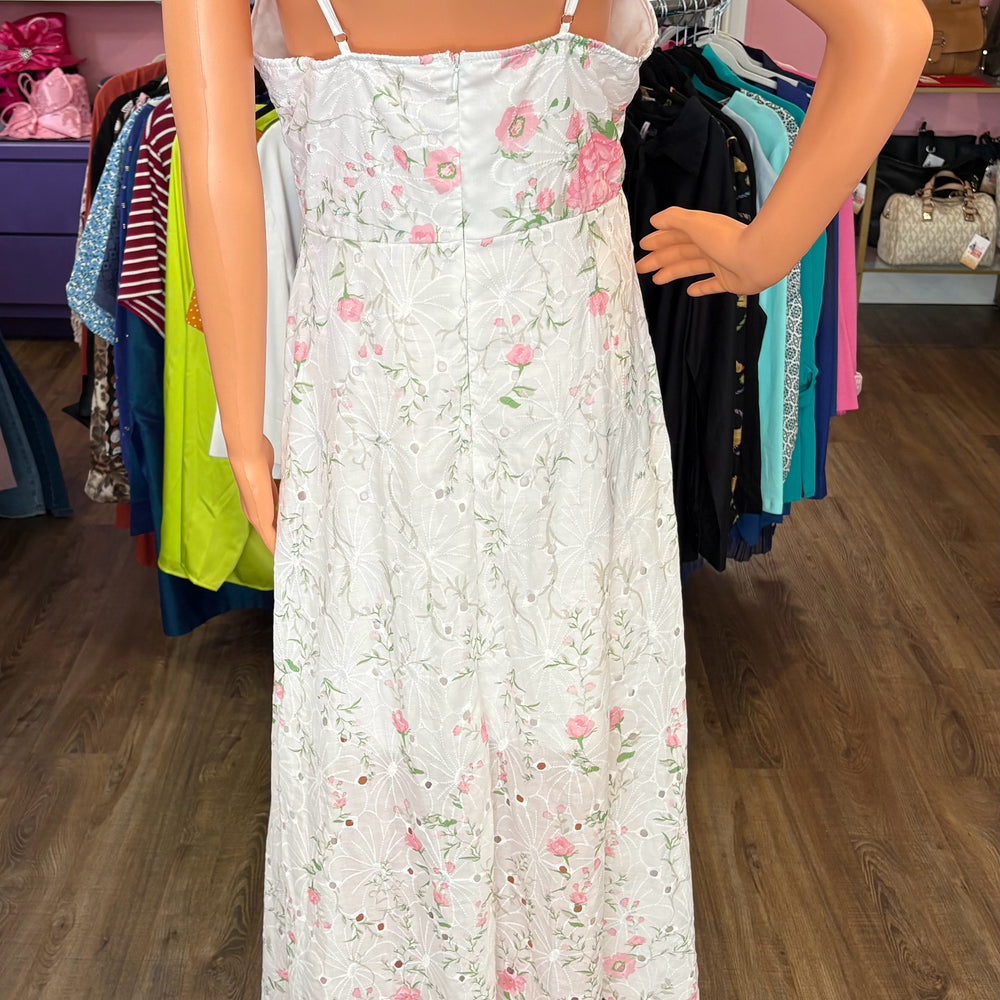
                      
                        Floral V-Neck Spaghetti Straped Dress Size:M
                      
                    