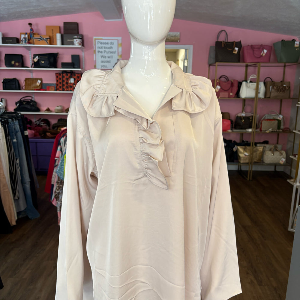 
                      
                        Size M H&M Blouse
                      
                    