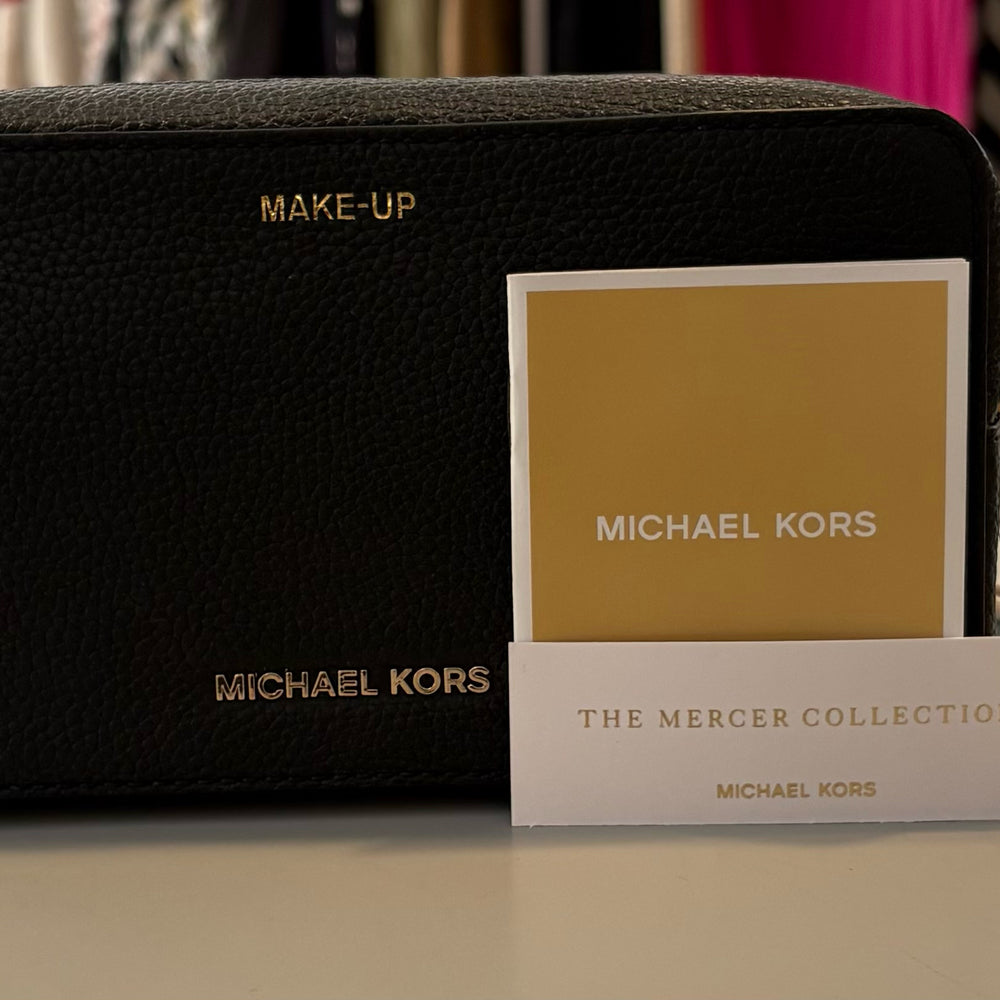 
                      
                        NWT Michael Kors Black Large Double Zip Jet Set Travel Cosmetic Pouch
                      
                    