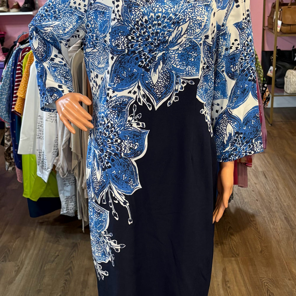 
                      
                        St. John Lotus Blossom Print Pencil Dress Size:14
                      
                    