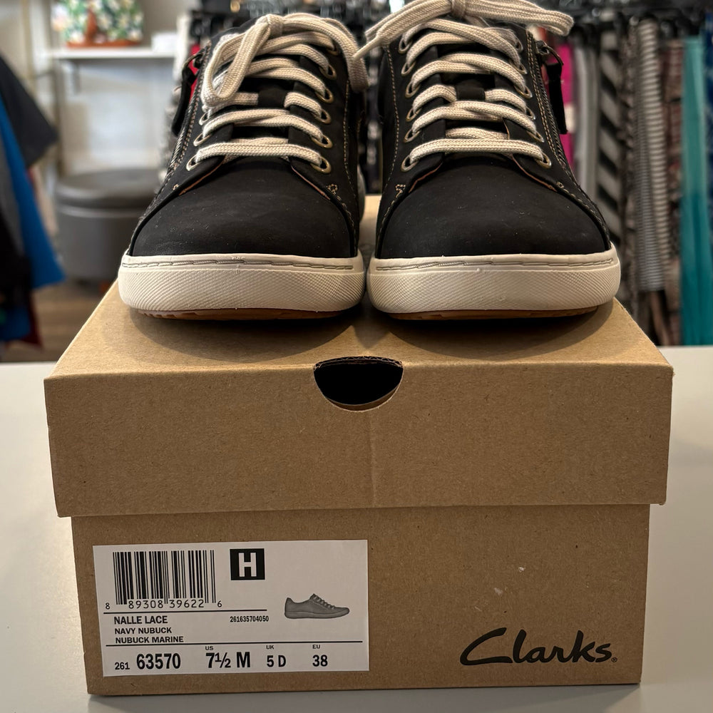 Clarks Nalle Lace Navy Nubuck Sneakers Size: 7.5M