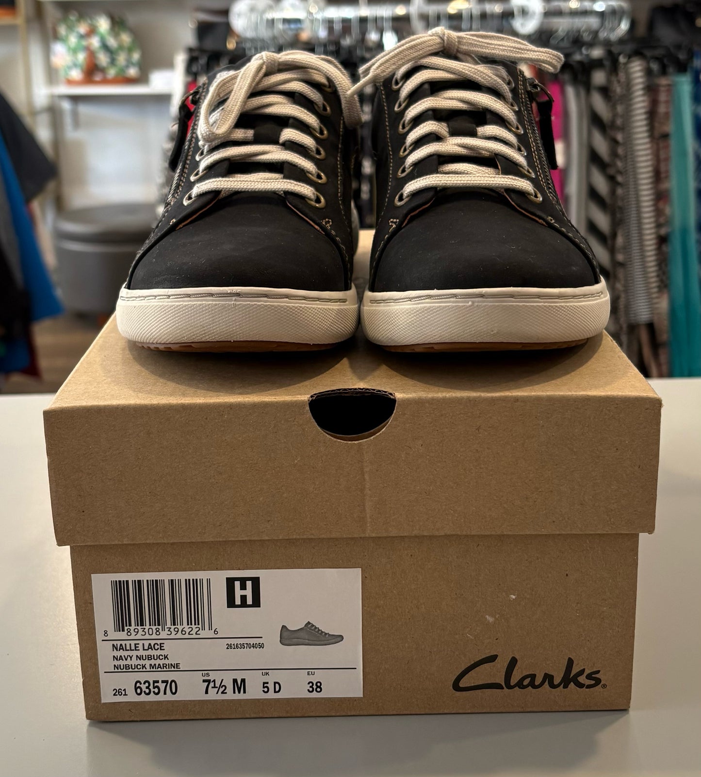 Clarks Nalle Lace Navy Nubuck Sneakers Size: 7.5M