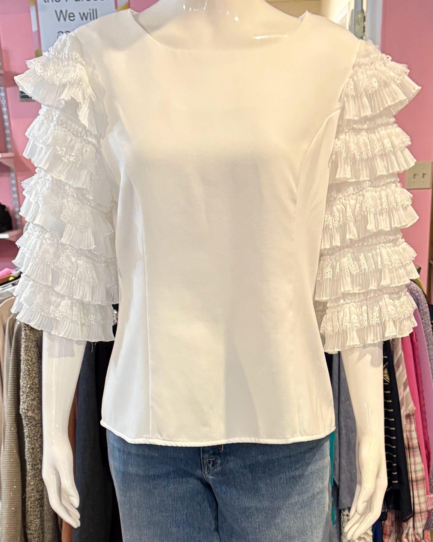 NWOT Gracia White Ruffle Sleeved Blouse Size: L