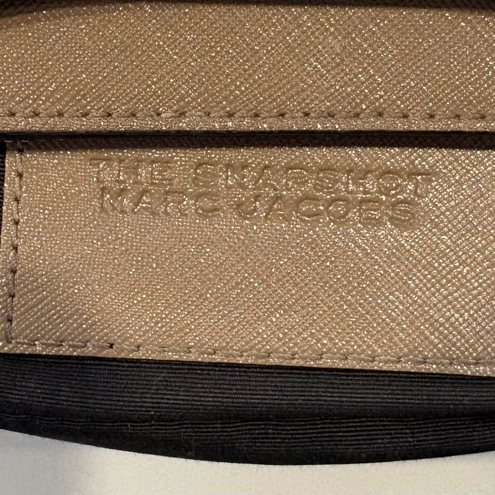 
                      
                        Marc JACOBS The Snapshot Bag in Camel Multicolor
                      
                    