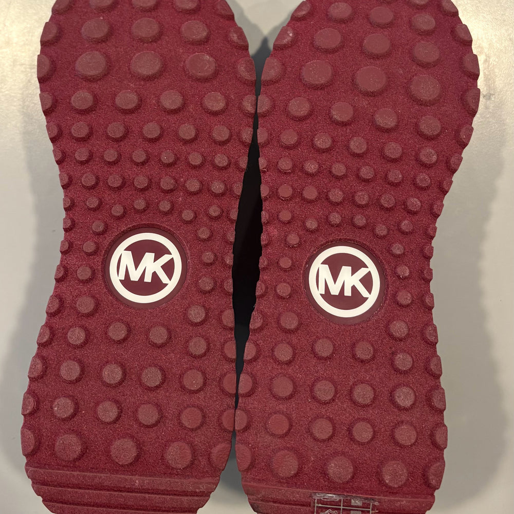 
                      
                        Michael Kors Bodie Logo Tape Mesh Slip On Trainer in Dark Berry Size:9M
                      
                    