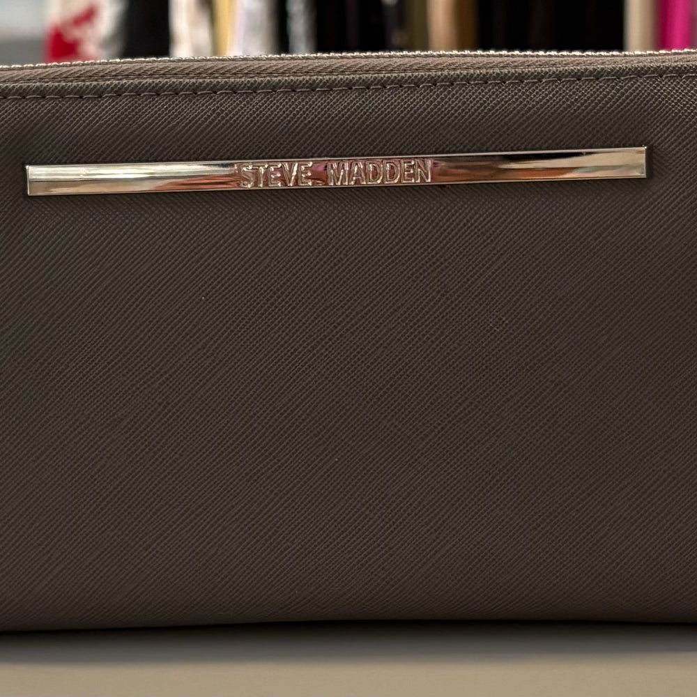 Steve Madden Grey Zip Around Wallet