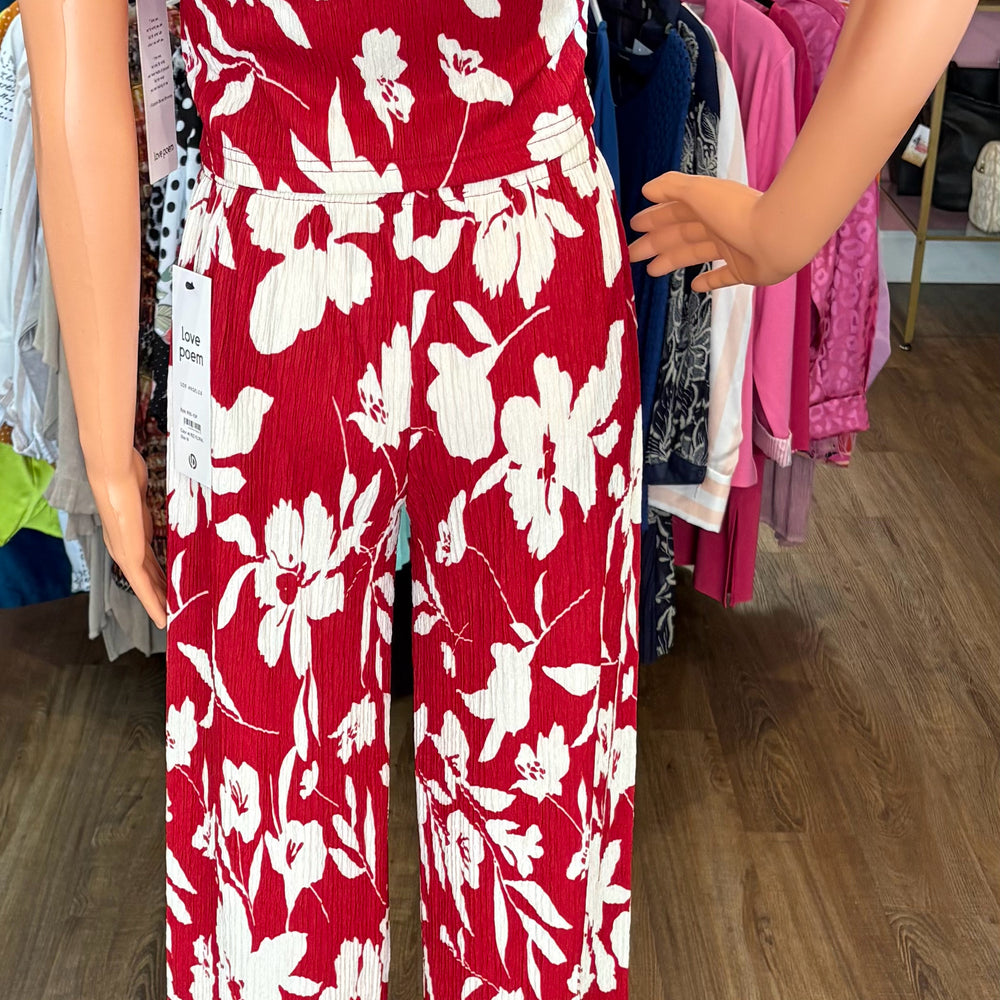 
                      
                        NWT Love Poem Iris Red Floral Pants Set Size:M
                      
                    