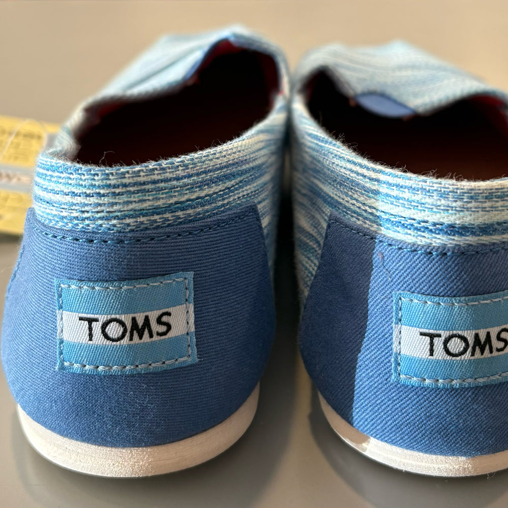 
                      
                        8.5W Toms Slip-On Shoes
                      
                    
