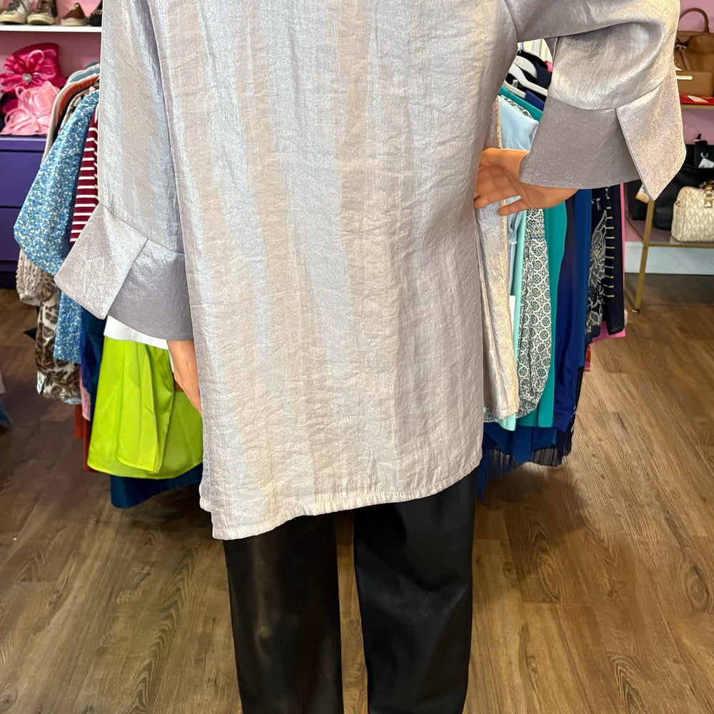 
                      
                        Damee, Inc. Grey Metallic Blouse Size:XL
                      
                    