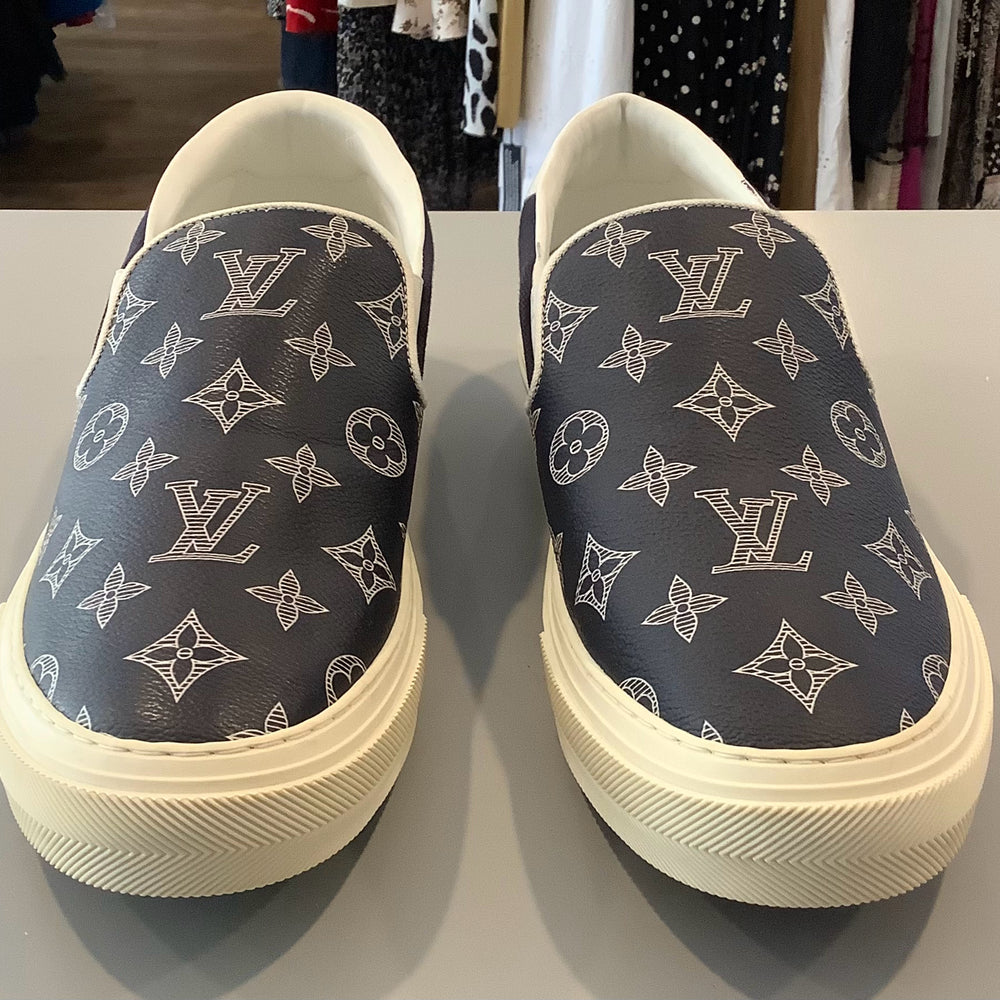 7 Louis Vuitton Navy Savane Monogram Slip On  Sneakers