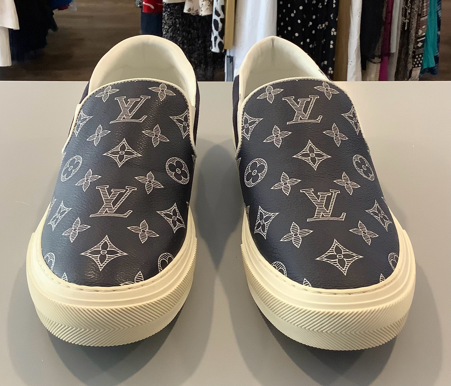 7 Louis Vuitton Navy Savane Monogram Slip On  Sneakers