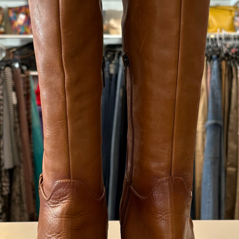 10M Vince Camuto Boots