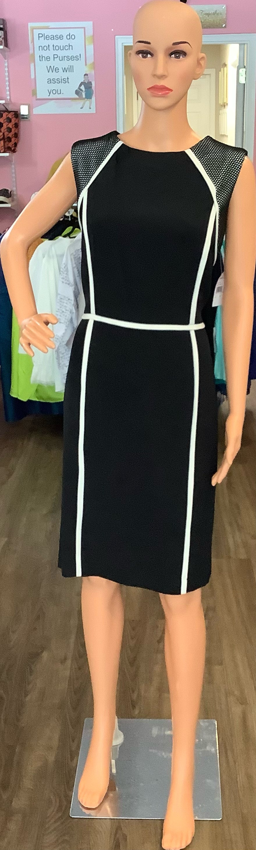 NWT Sandra Darren Ivory & Black Sleeveless Dress Size:14