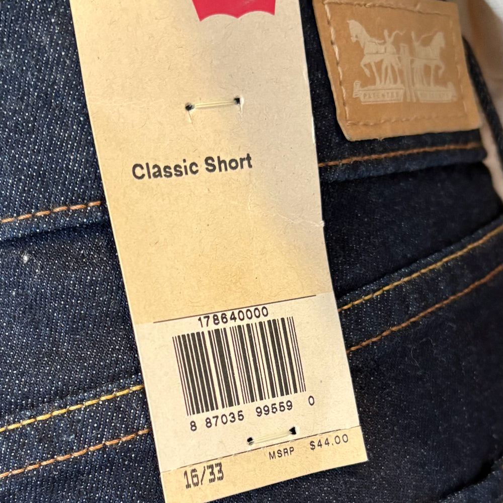 
                      
                        NWT Levi's Classic Shorts Size: 16/33
                      
                    
