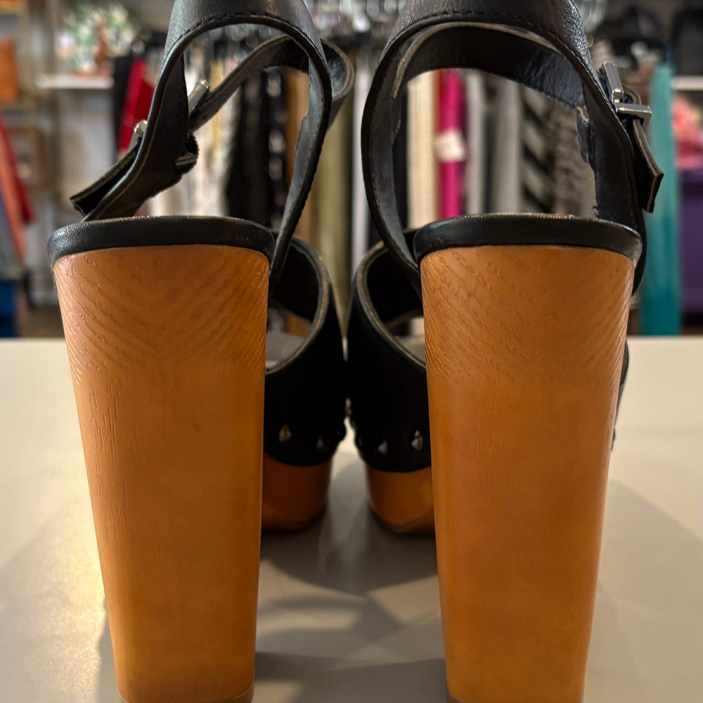 
                      
                        Gianni Bini Meri-Cana Black Studded Platform Sandals Size:8.5M
                      
                    